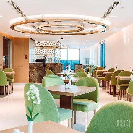 He Hotel Apartments Дубай Экстерьер фото The lounge at the airport
